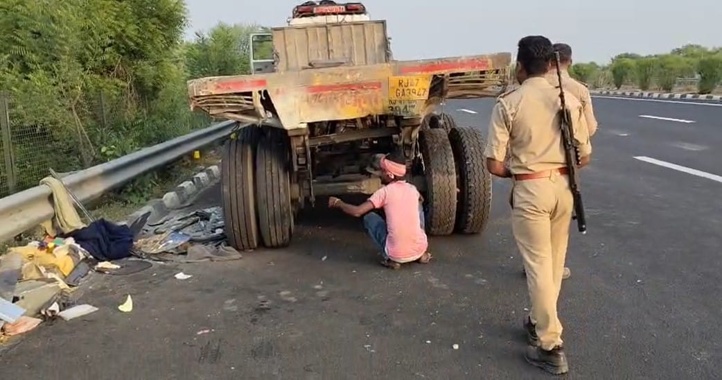 firozabad news road accident two death