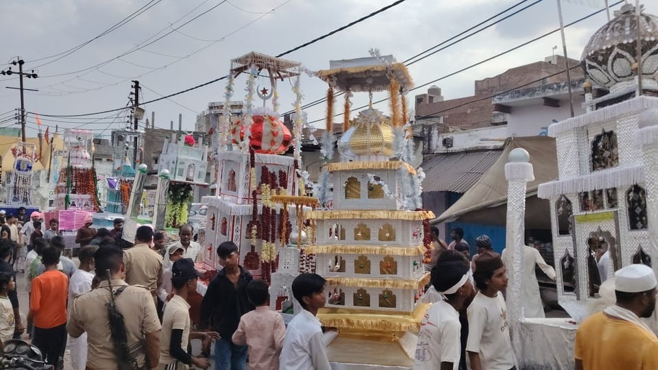 Tazias were buried amid mournful atmosphere in Karbala, processions were taken out on the tenth of Muharram, and youth performed amazing stunts.