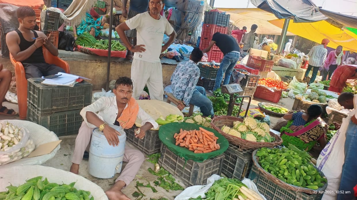 Tomato prices flare up; ginger crosses the 200 mark.
