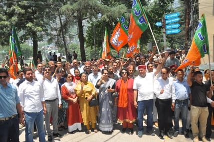 BJP irked over failure to elect Chairperson and Vice-Chairperson; stages protest in Kullu.