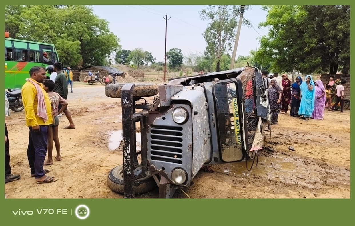 Illegal vehicle overturns, youth in critical condition, several passengers injuredIllegal vehicle overturns, youth in critical condition, several passengers injured