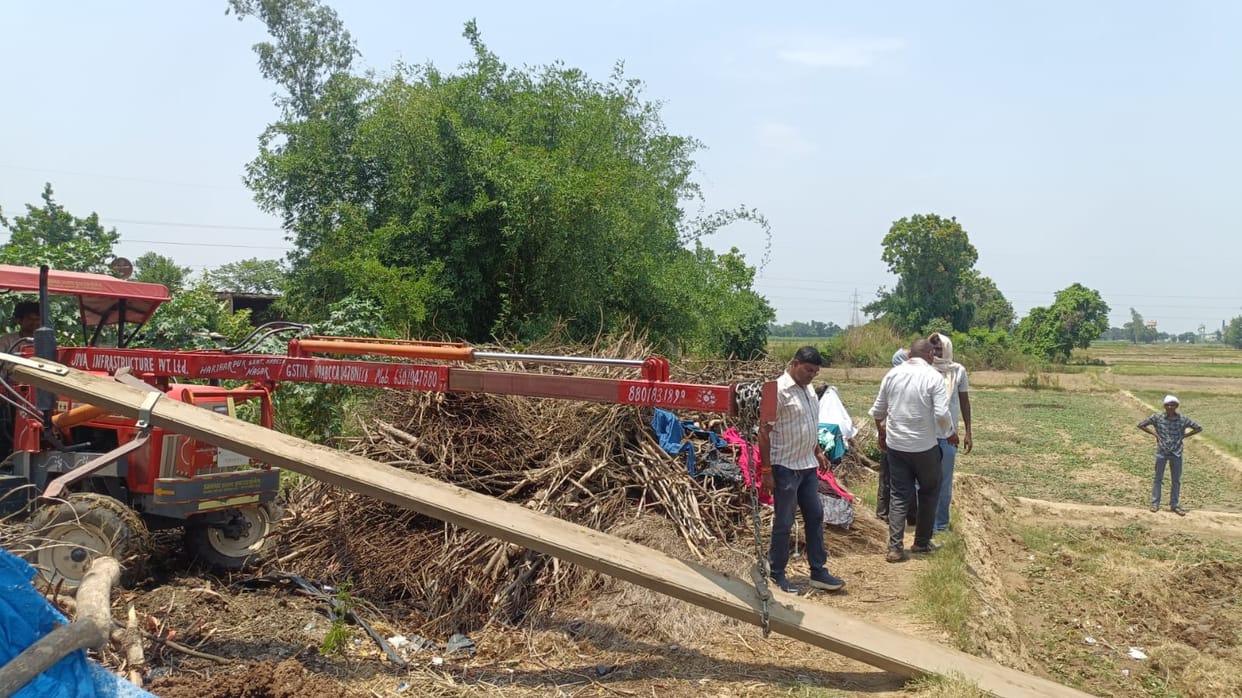 Due to the storm and rain, electricity was disrupted for eight hours, causing trouble in the heat.