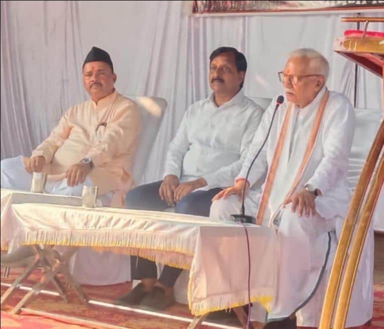 रॉबर्ट्सगंज रामलीला मैदान में राष्ट्रीय स्वयं सेवक संघ की ओर से हिंदू सामाज्य स्थापना दिवस पर म