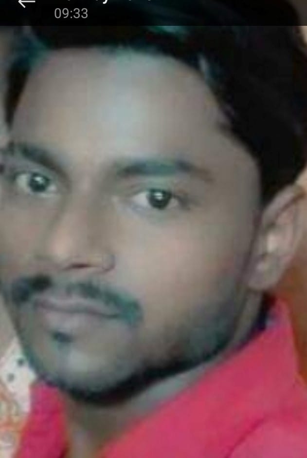 A young man lost his life in a road accident while returning from a holy dip in the Ganges.