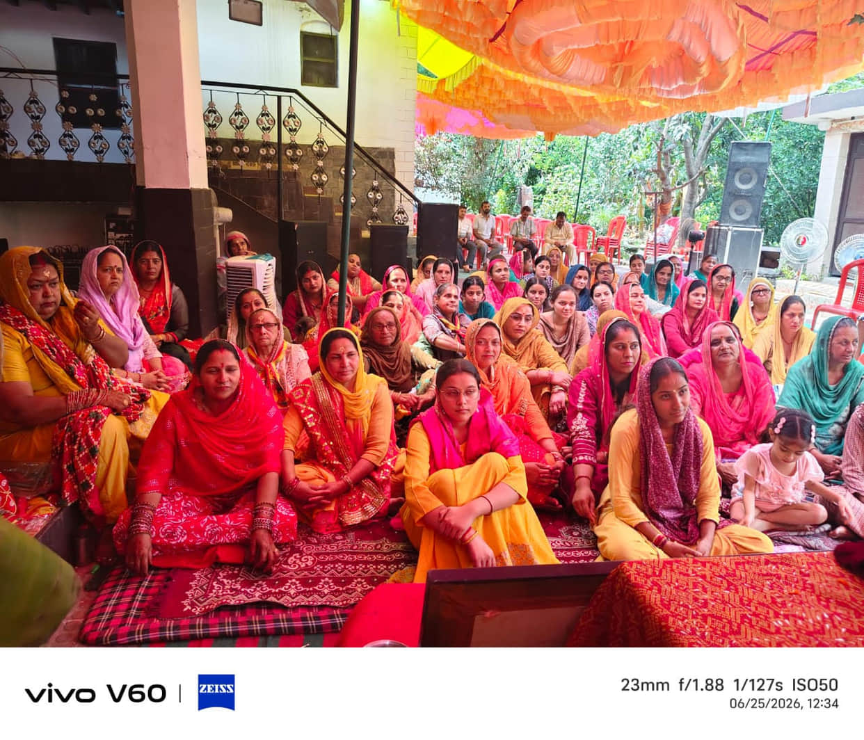 Pandit Shastri narrated the divine pastimes of Sri Krishna to the devotees.