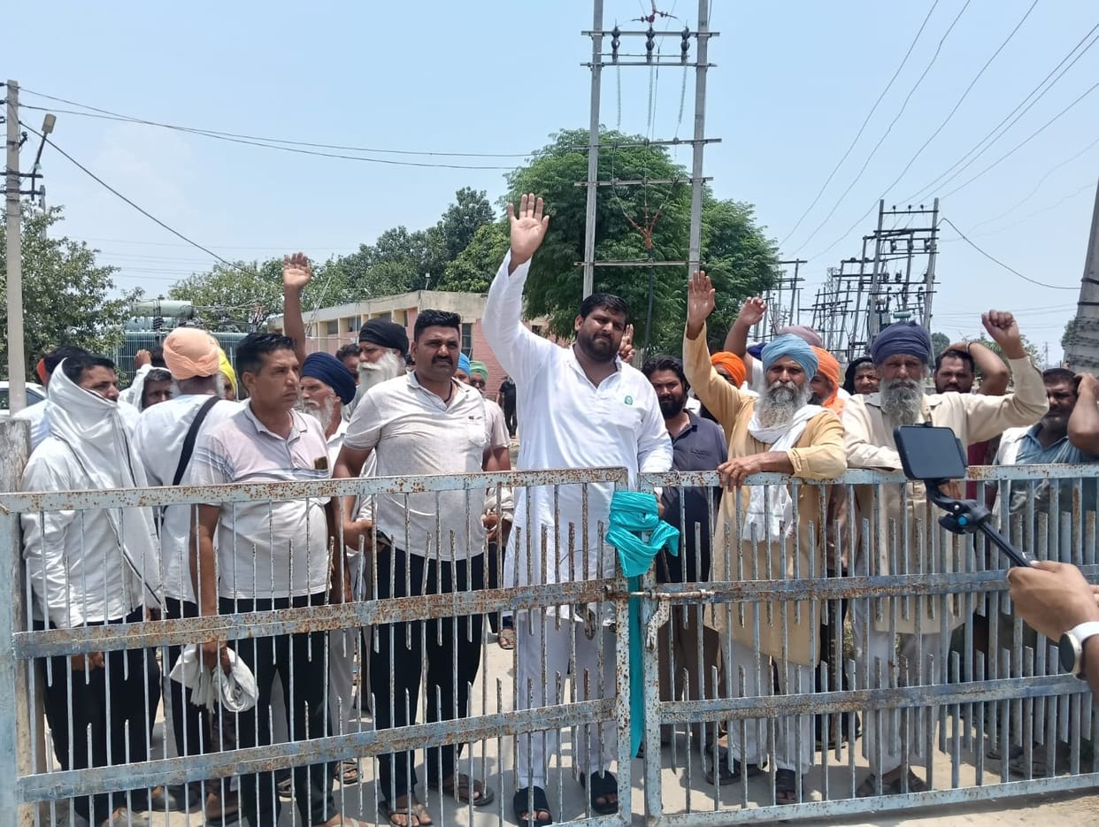 Farmers, frustrated by unscheduled power cuts, locked the Faral power substation.
