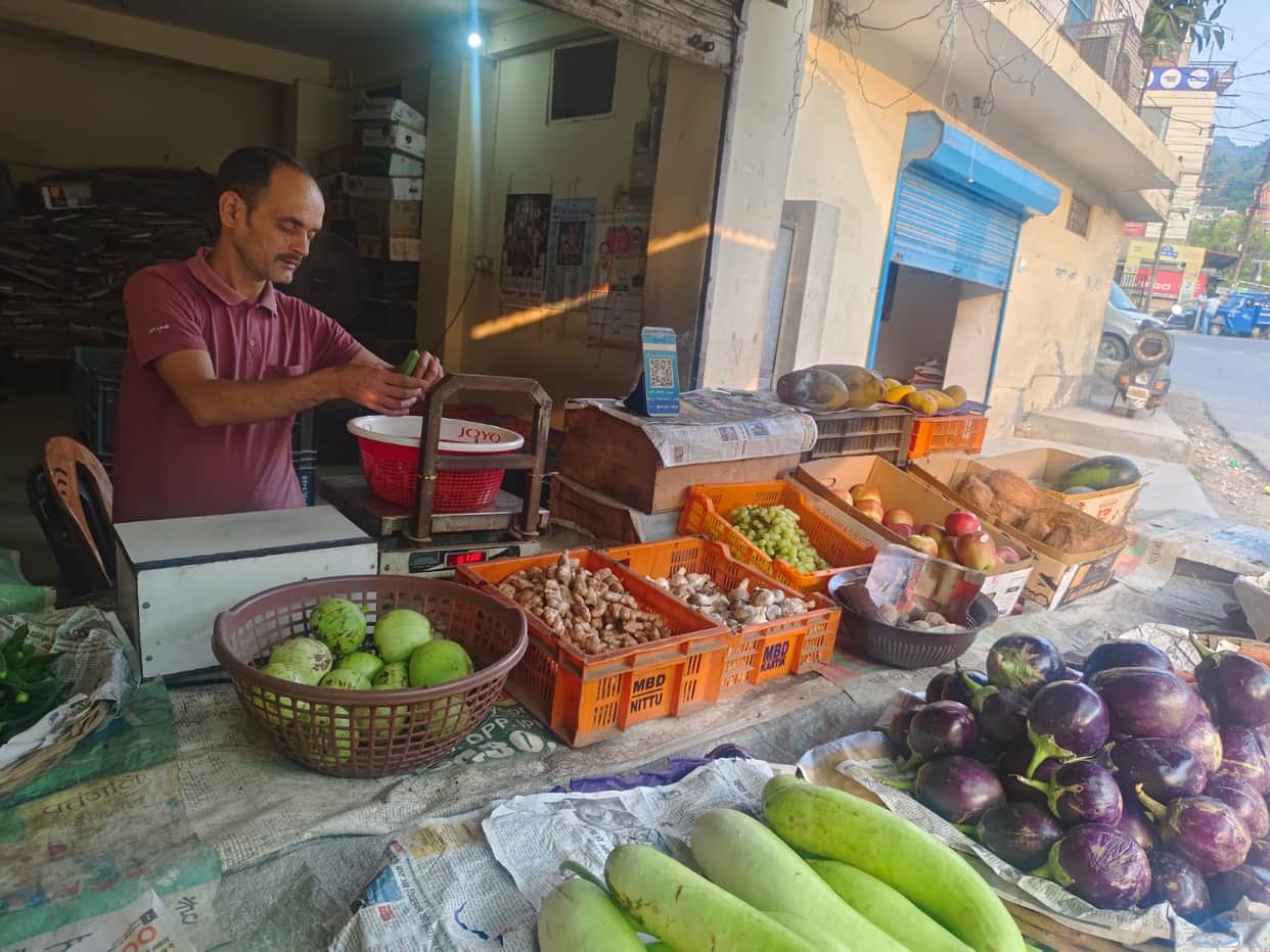 High prices for ginger, garlic, and fruits in Bilaspur; slight relief in vegetable prices.
