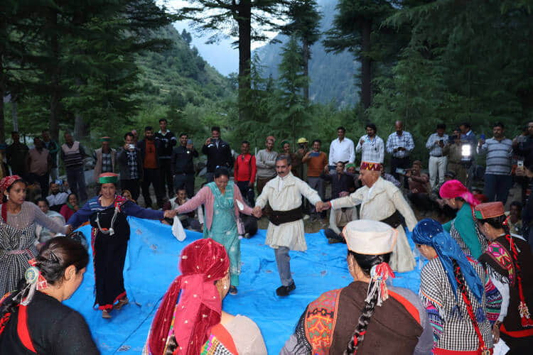 CM Sukhu was seen dressed in traditional attire.