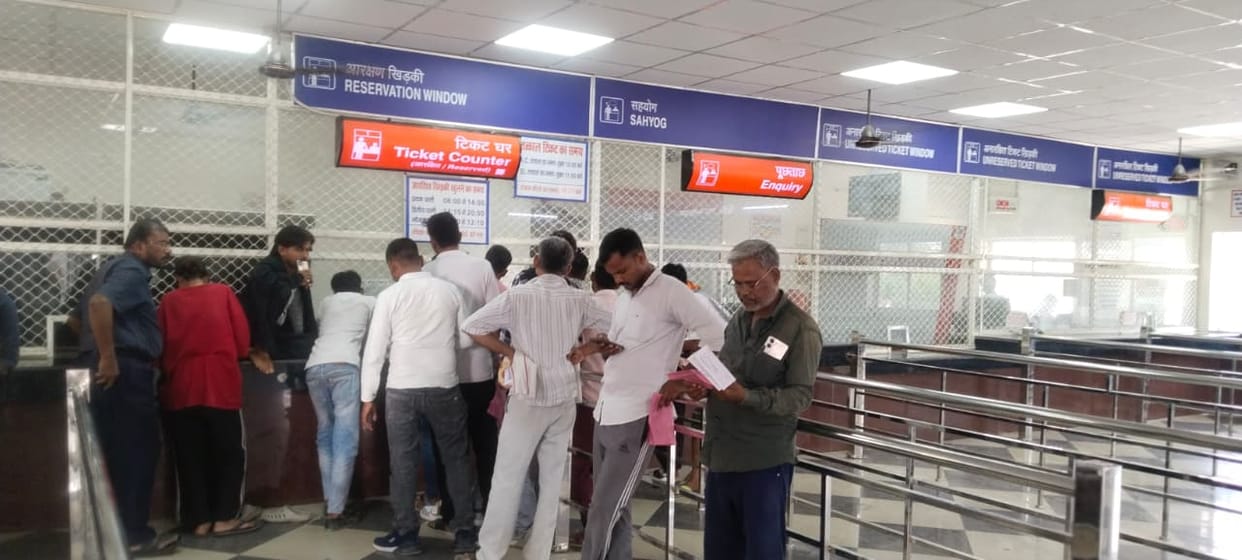 Mad scramble for trains; even 'Tatkal' offers no relief.