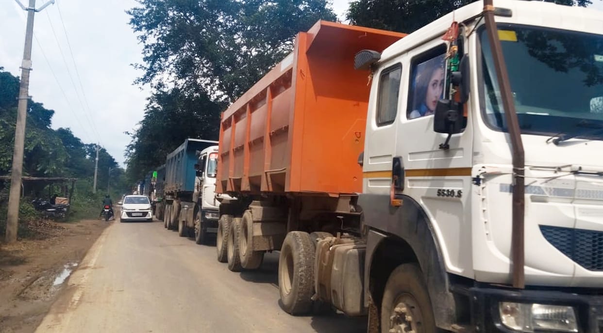 Route diversions caused traffic jams on major roads, including Dalmau Road; vehicles crawled along.