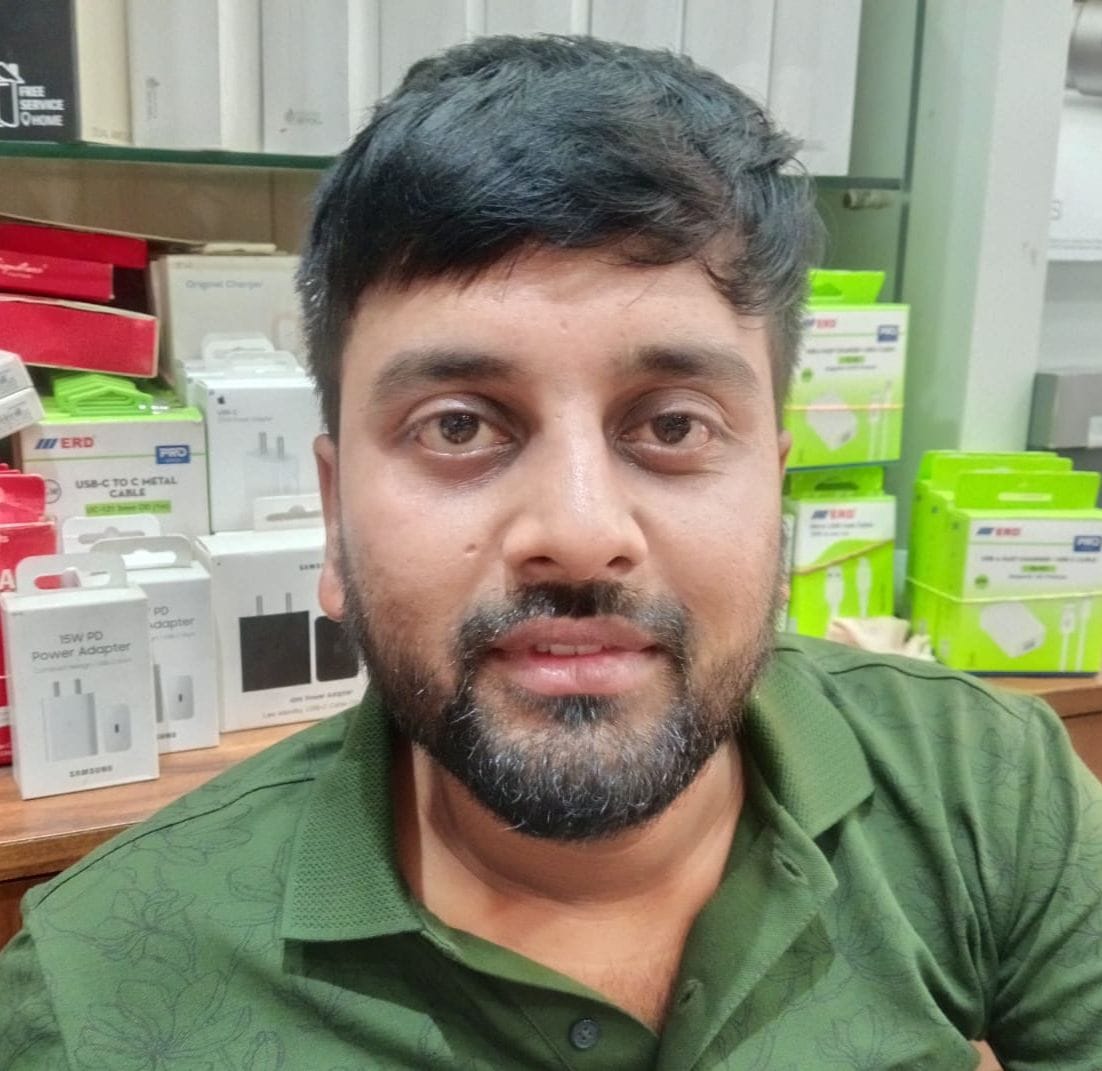 Inflation has pushed up the price of 5G mobile phones, yet buyers are still crazy.