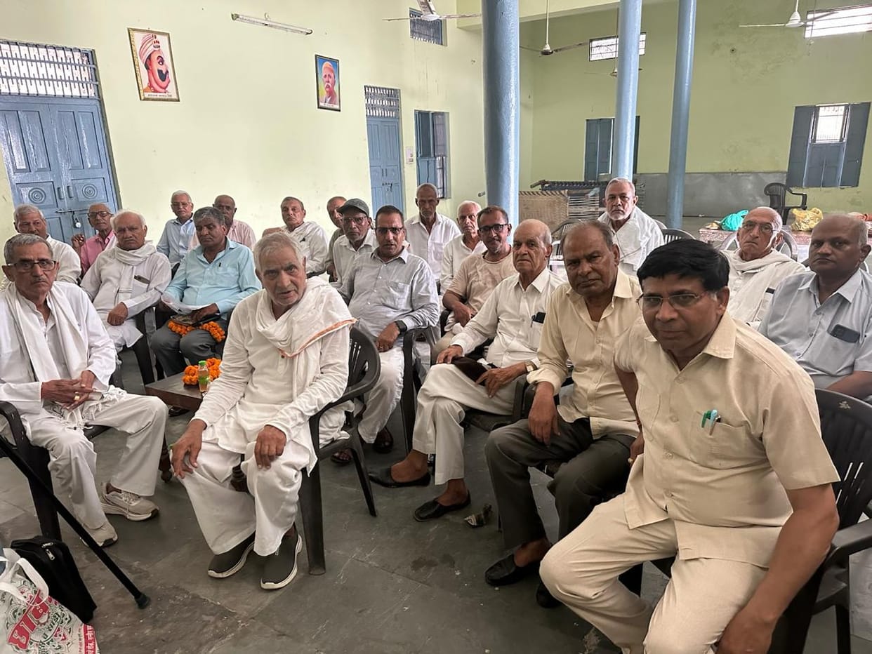 Retired employees should also receive the benefits of the 8th Pay Commission.