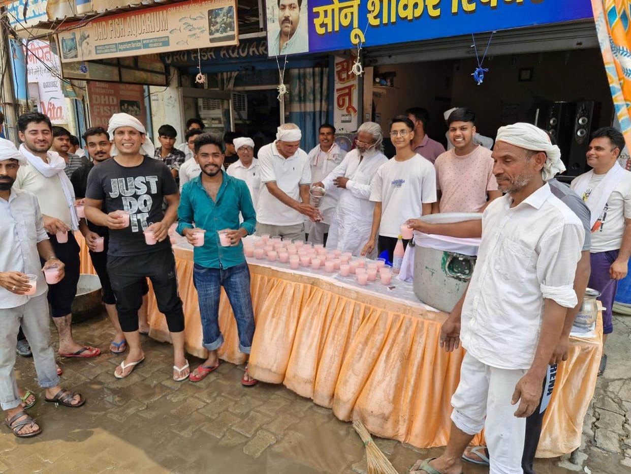 A stall serving sweet water was set up.