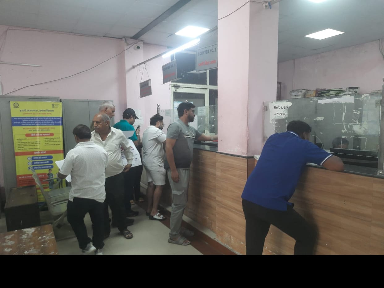Corporation office opened on holiday, 310 people deposited 22.79 lakh outstanding house tax
