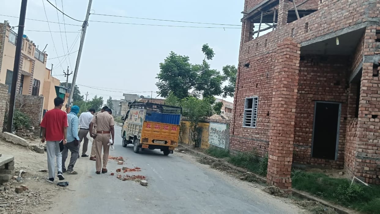 Uncle stabbed to death with a *sua* (large awl) after rushing to save his nephew during a minor dispute.