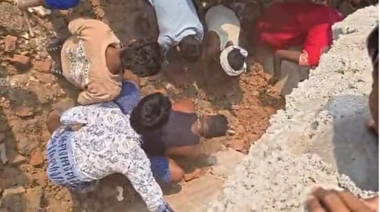 घटना स्थल पर ग्रामीणों ने मदद किया