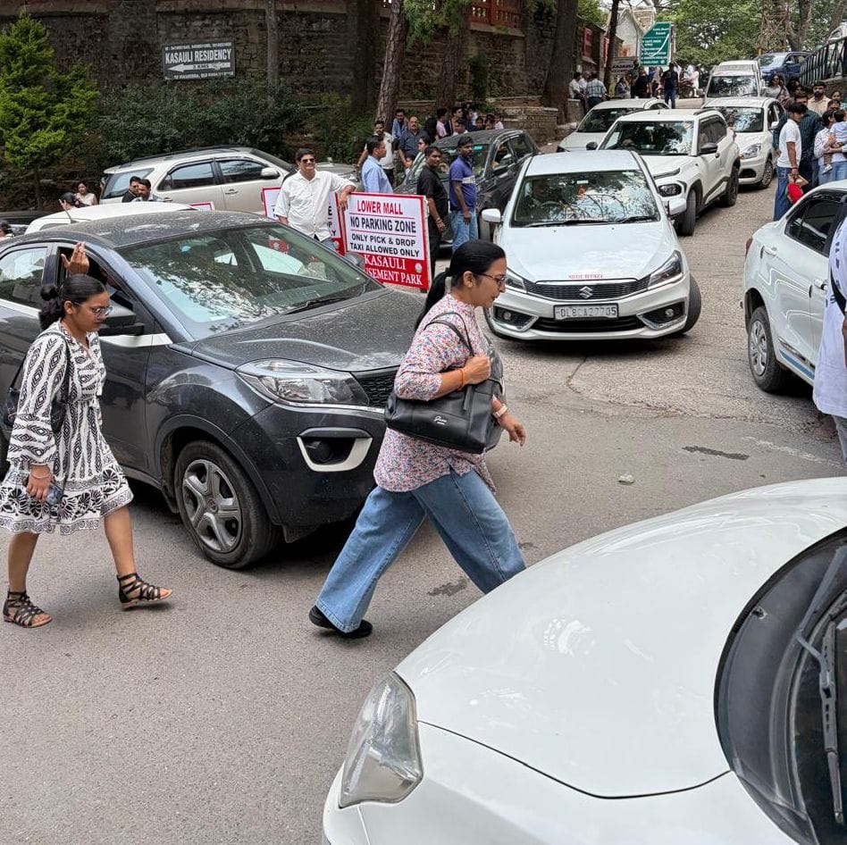 Flood of tourists in Kasauli over the weekend; long traffic jams on the roads.