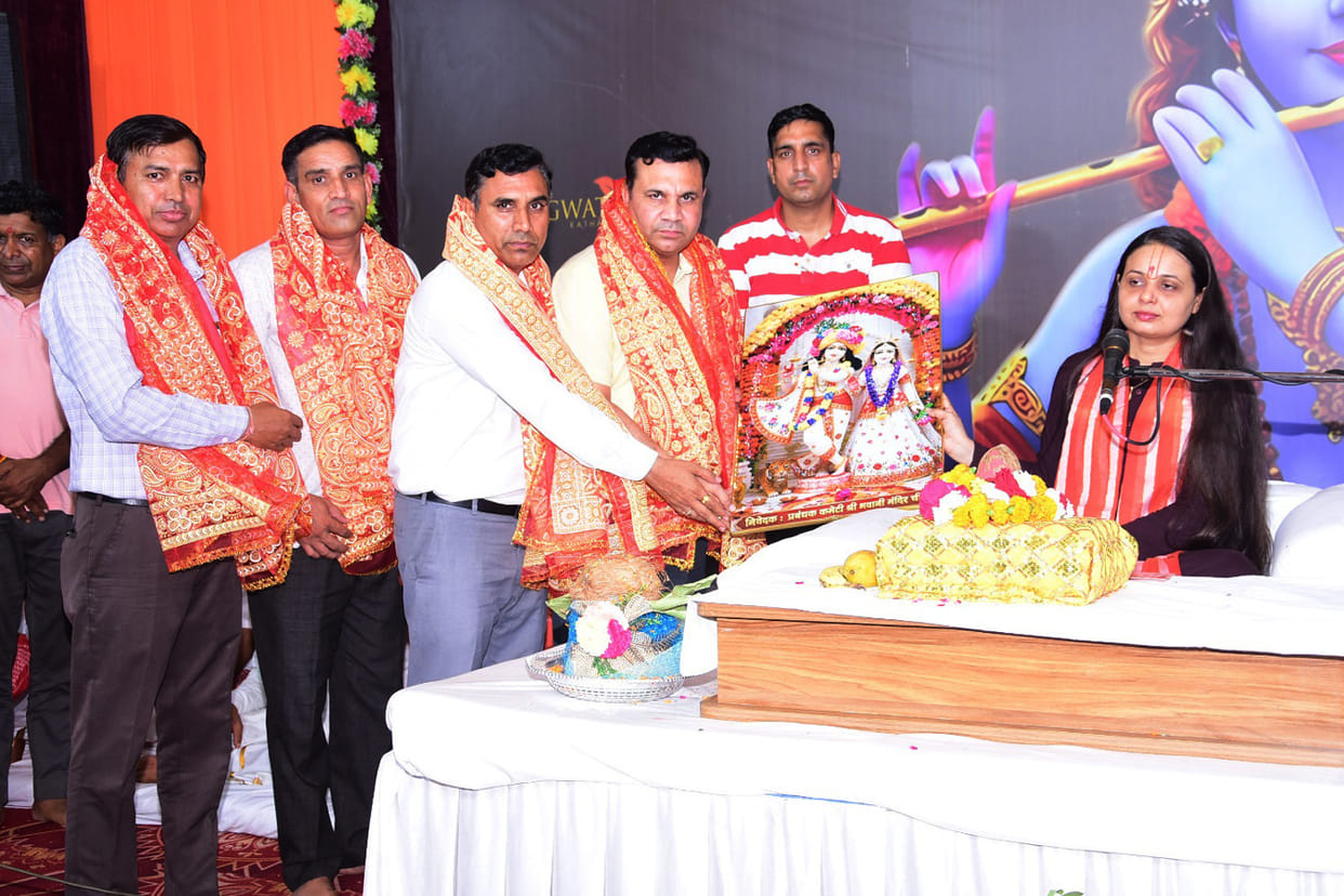 The Shrimad Bhagavatam is a blend of devotion, knowledge, detachment, and renunciation: Raksha Saraswati.