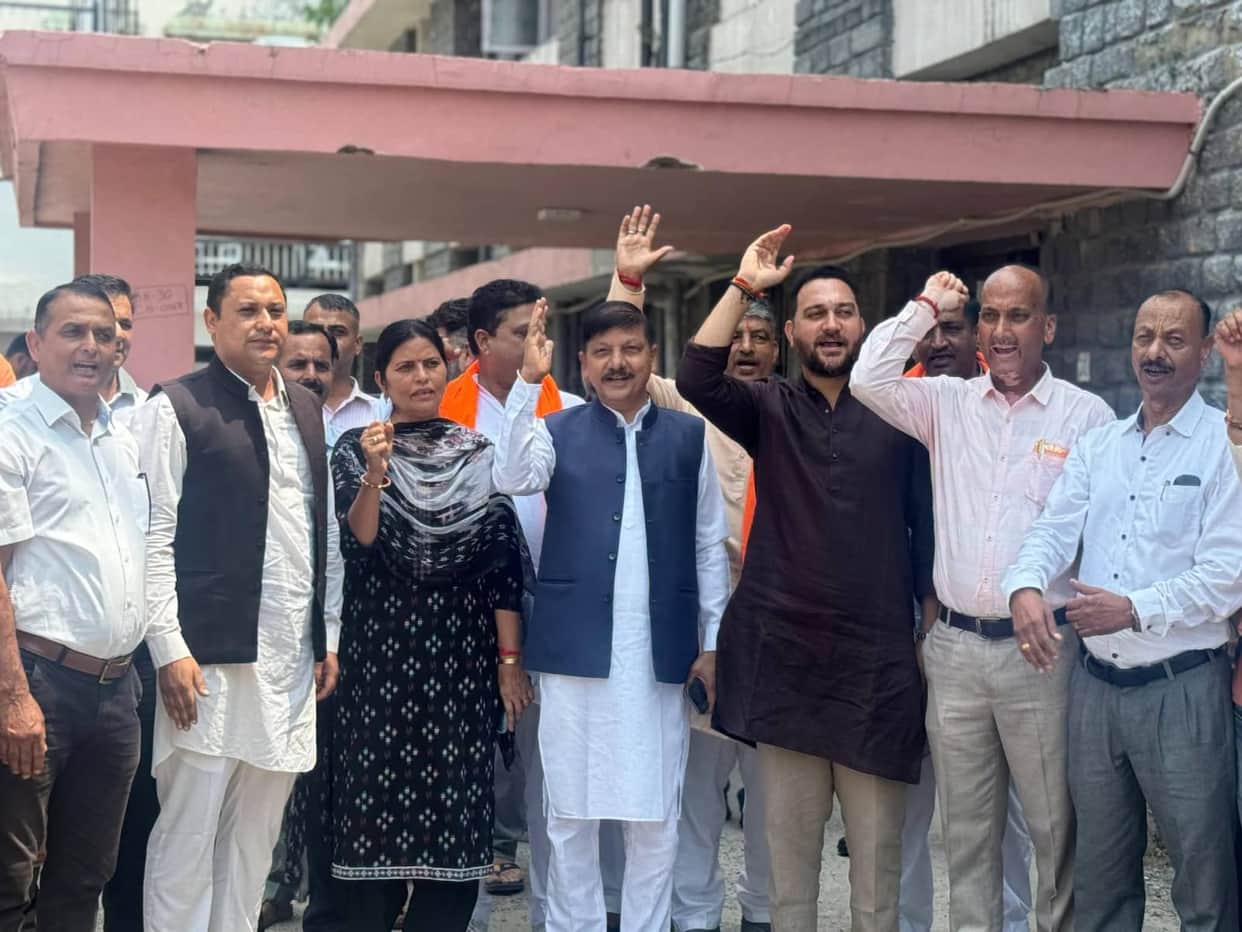 Hamirpur BJP up in arms over delay in ZP/BDC Chairperson and Vice-Chairperson elections; stages protest.