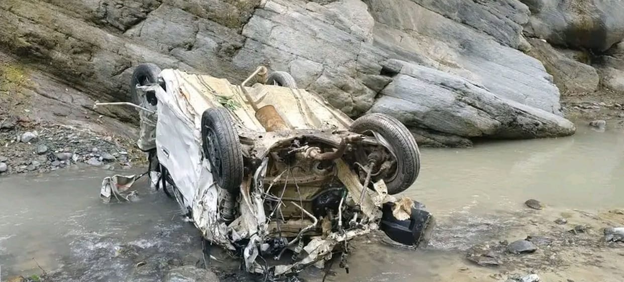 25 people killed in five road accidents in 30 days.