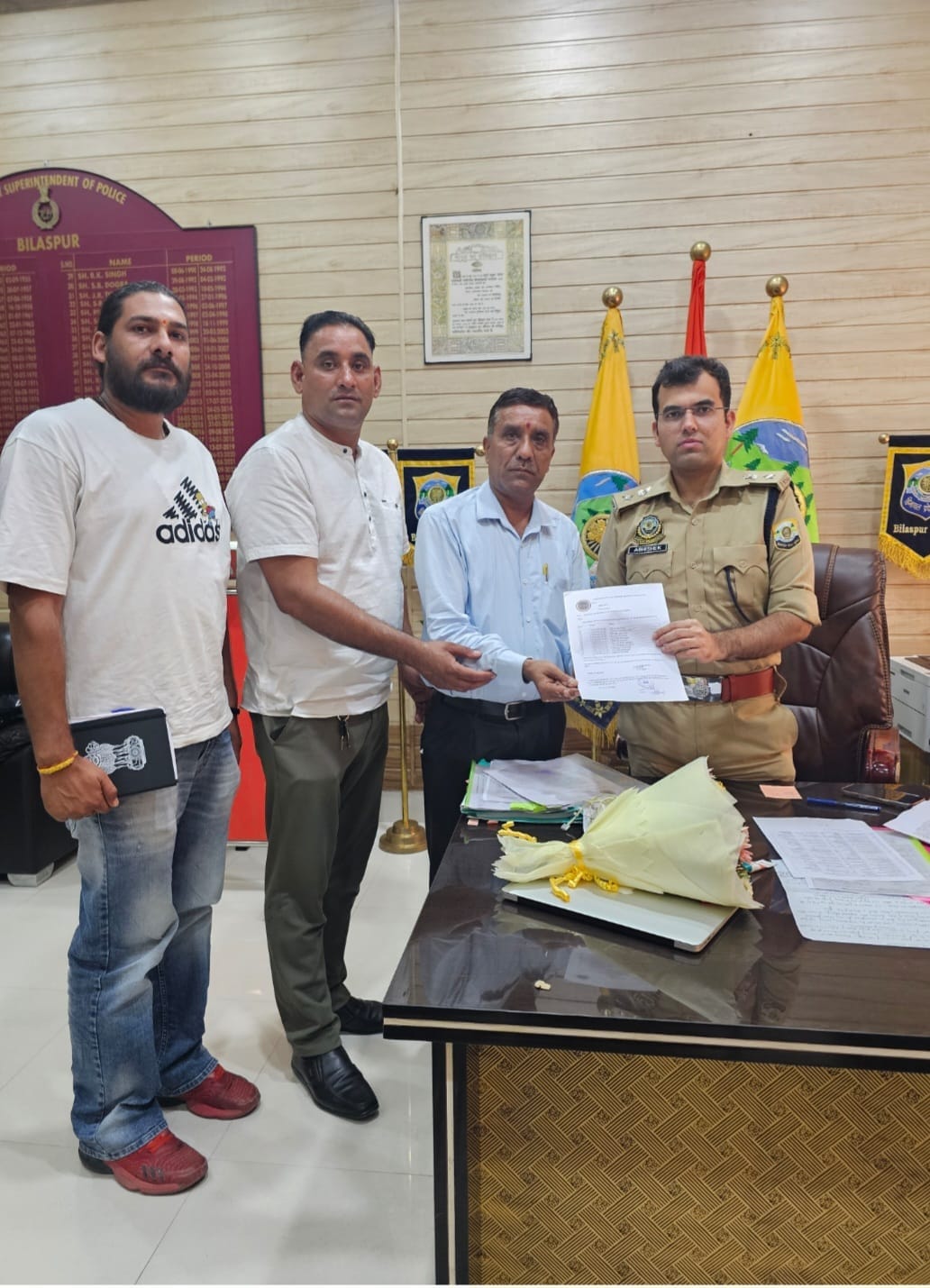 Panic over theft incidents in Auhar Panchayat; villagers submit memorandum to SP.