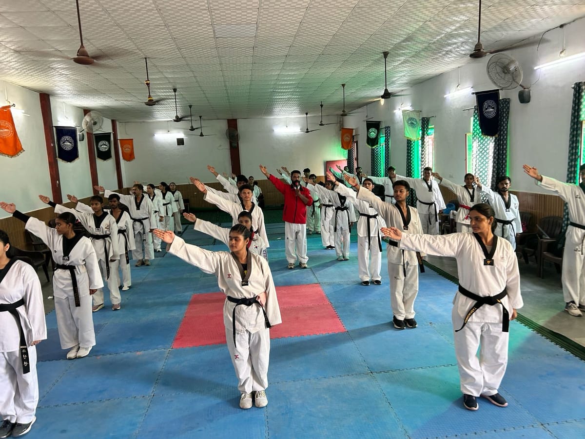Agra News: खिलाड़ियों के हित सर्वोपरि, दबाव से मुक्त होकर निर्णय लें निर्णायक
