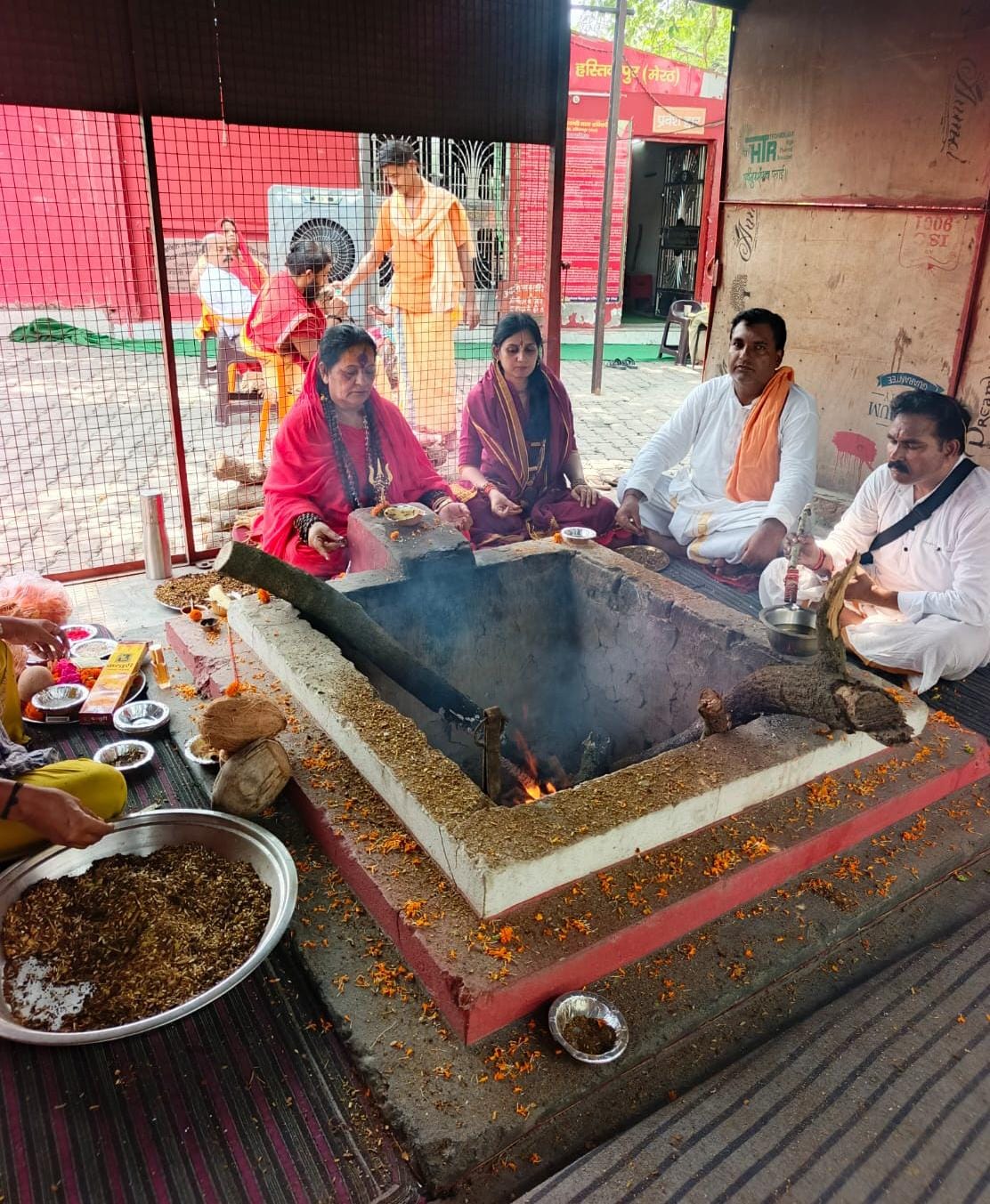A grand ritual (Mahayajna) was performed at the Jayanti Mata Shaktipeeth with prayers for world peace.