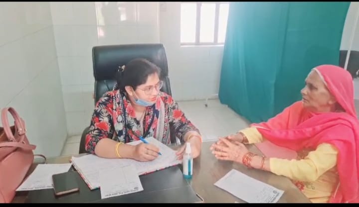 Jan Arogya Mela: Patients suffering from diabetes, skin diseases, stomach pain, and fever arrived for treatment.
