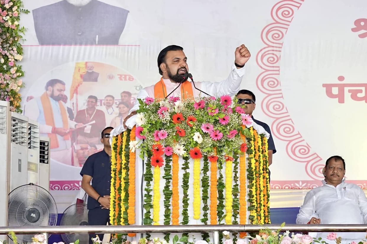 CM's Strong Warning from Munger: Criminals Will Have to Leave Bihar or Flee to Nepal