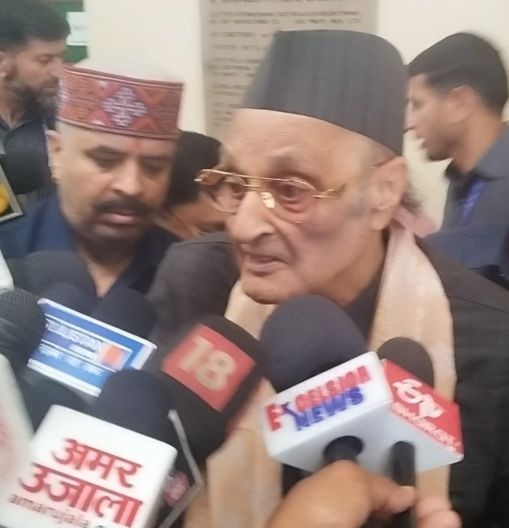 उर्दू भारत की भाषा, इसे फिर से बढ़ावा देने की जरूरत : कर्ण सिंह