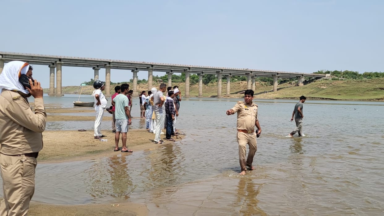 Shamli: Human skeleton found floating in the Yamuna; suspected case of murder and disposal of the body