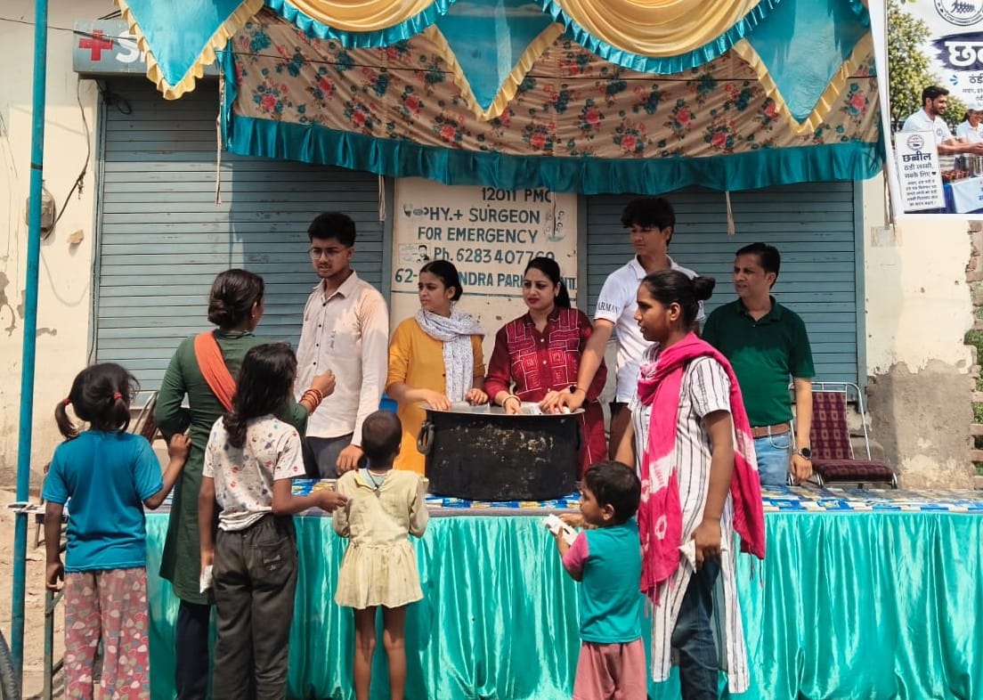 Kadam Foundation served lassi to passersby.