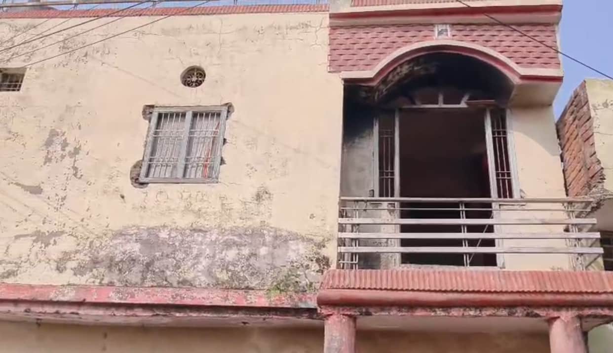 Youth's body found in neighbor's house; murder FIR lodged against nine people.