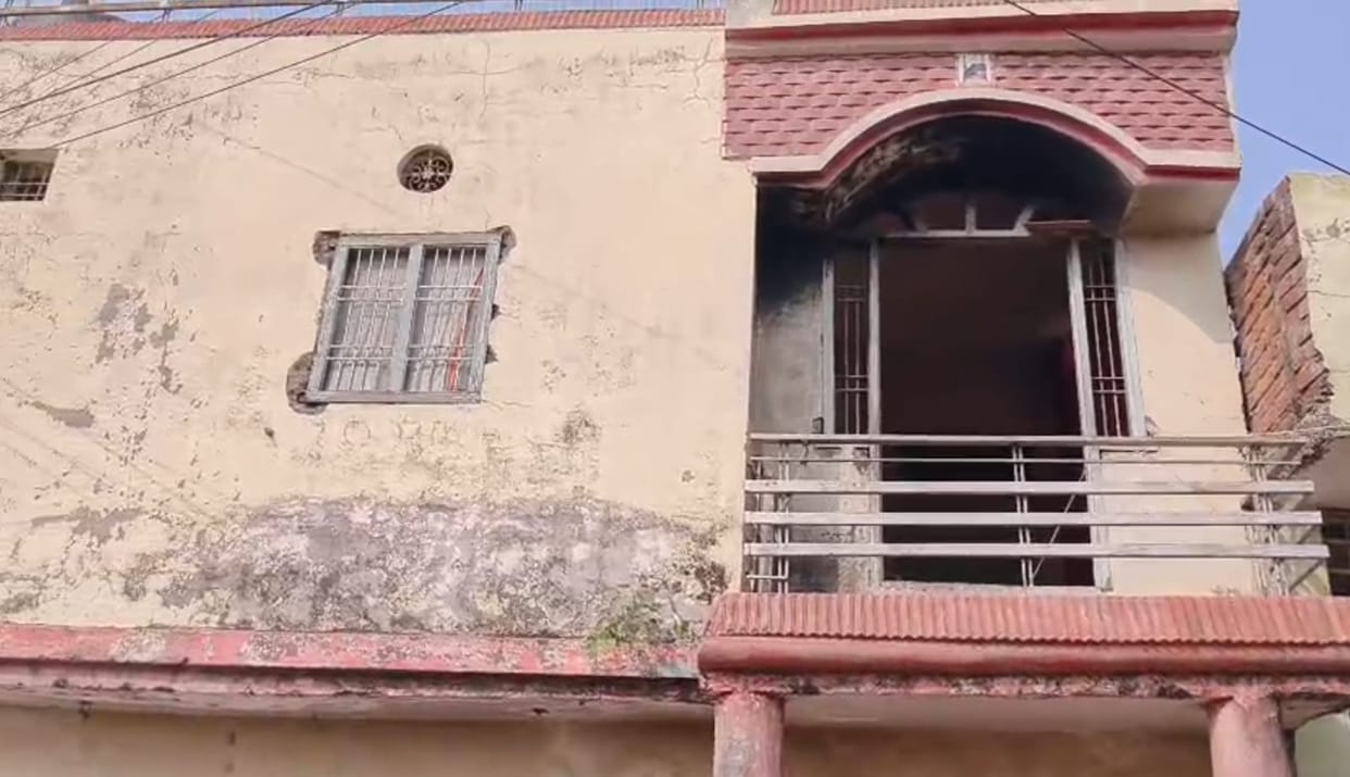 Youth's body found in neighbor's house; murder FIR lodged against nine people.