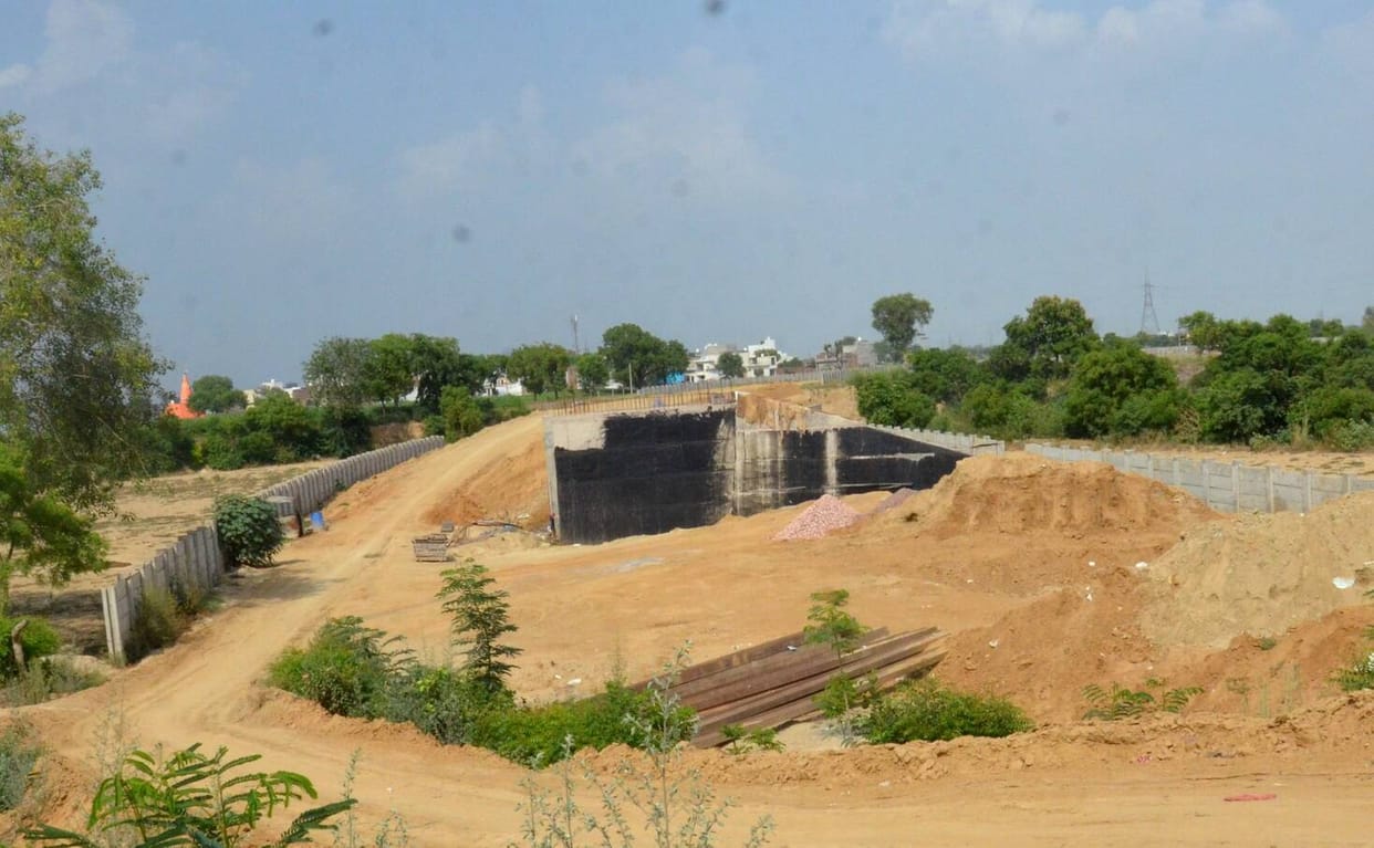 Construction of a 16.66 km railway flyover between Daud Khan and Harduaganj has begun