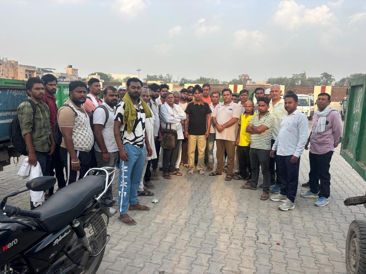 Councilors inspected garbage collection vehicles and demanded improvements to the sanitation system.