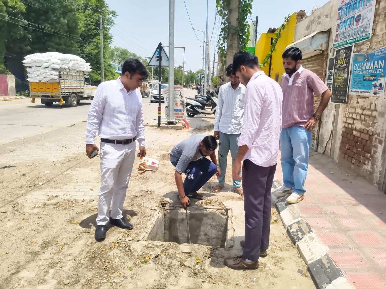 Pre-monsoon alert: Water drainage drains at Model Road and Jawahar Chowk in the city inspected.
