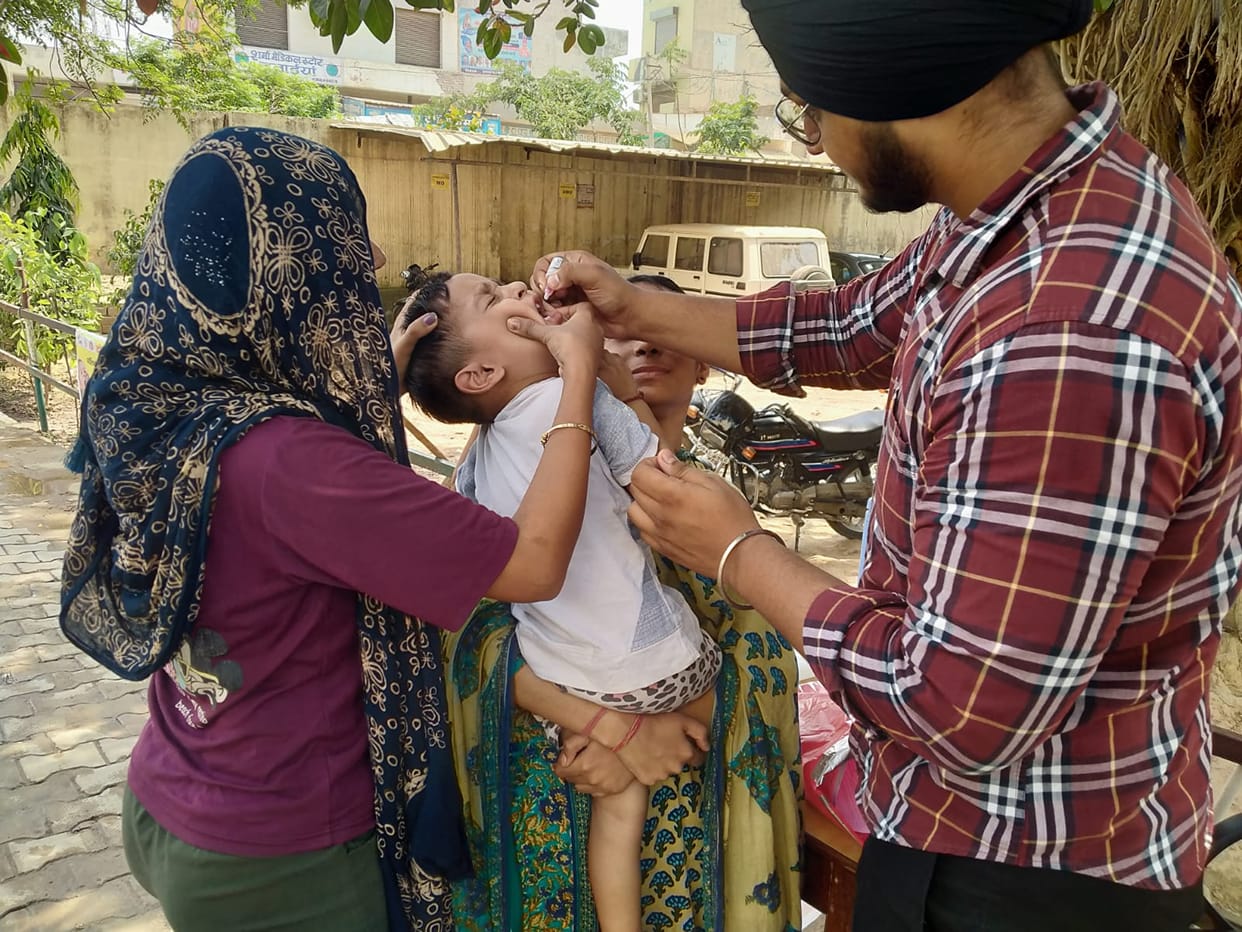 The next day, they went from house to house administering the 'two drops of life' to the children.