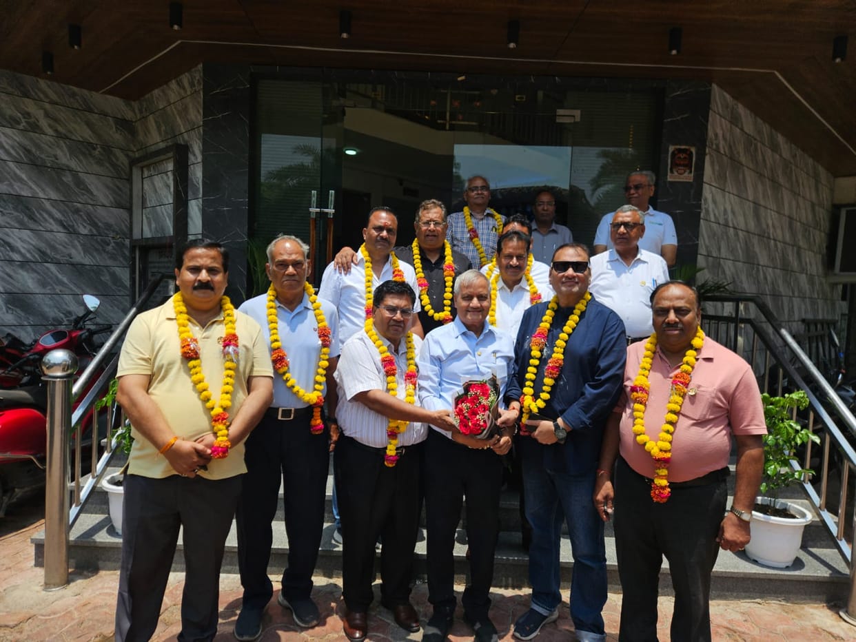 Officials present at the Lions Club meeting. Amar Ujala