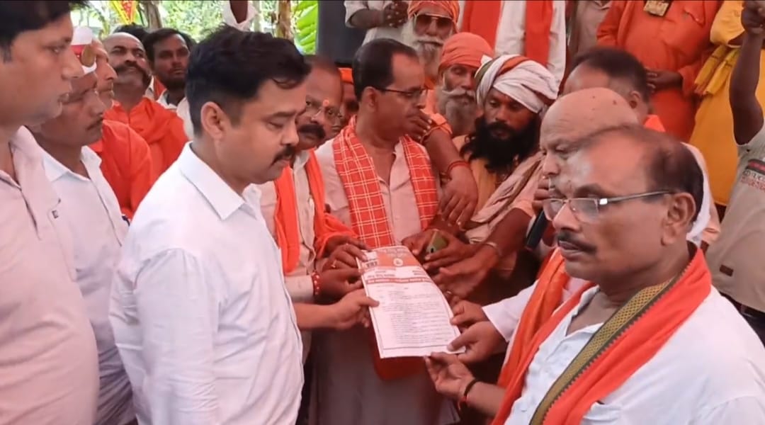 Vishwa Hindu Mahasangh calls off sit-in following assurances.