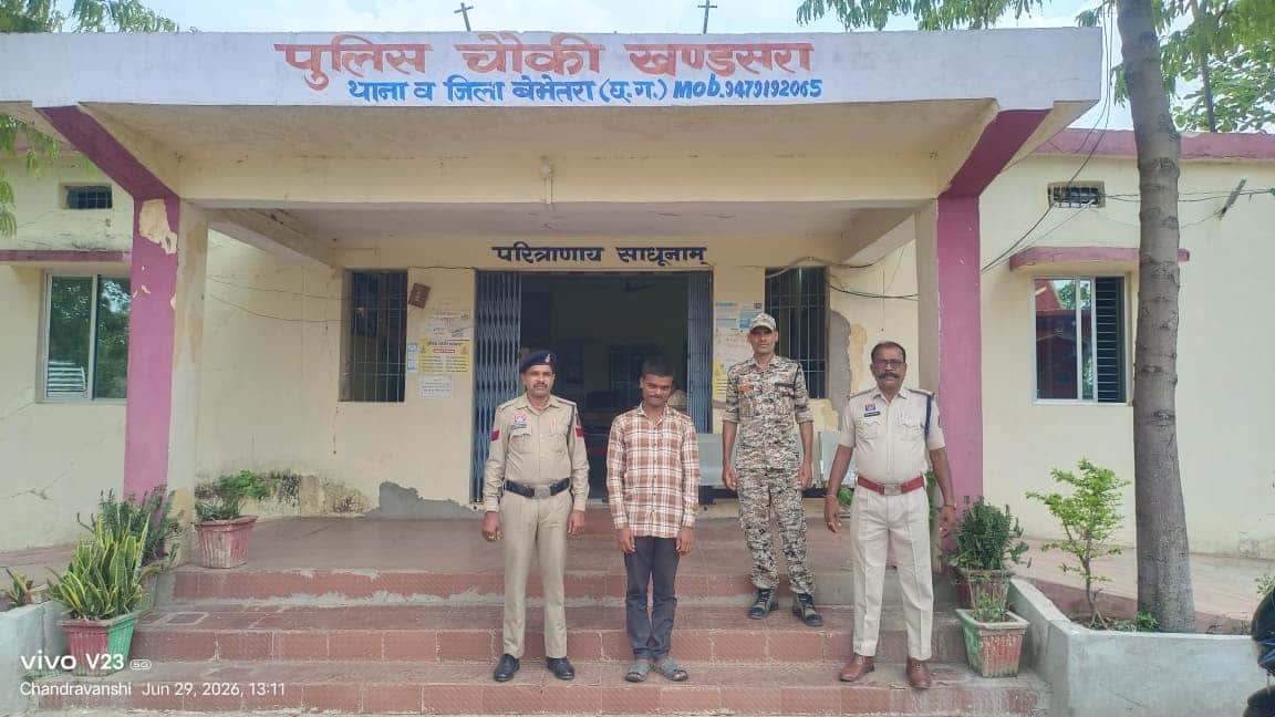 पुलिस की गिरफ्त में आरोपी