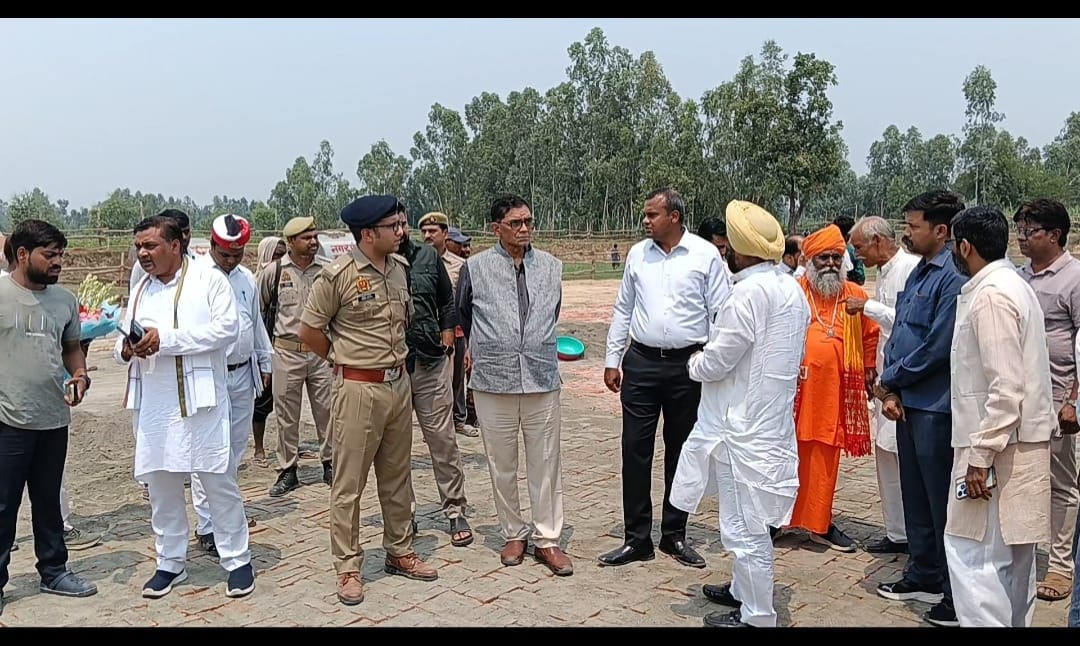 A massive public meeting will be held in Patrasa Kunwarpur; over 30,000 people are expected to attend.