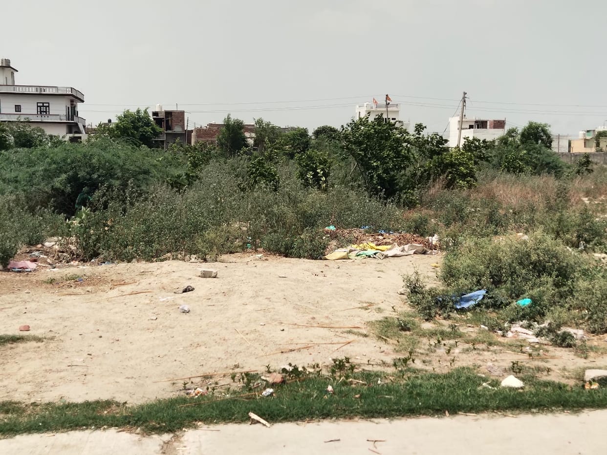 The construction of the second shed in Bapauli grain market is incomplete for a year.