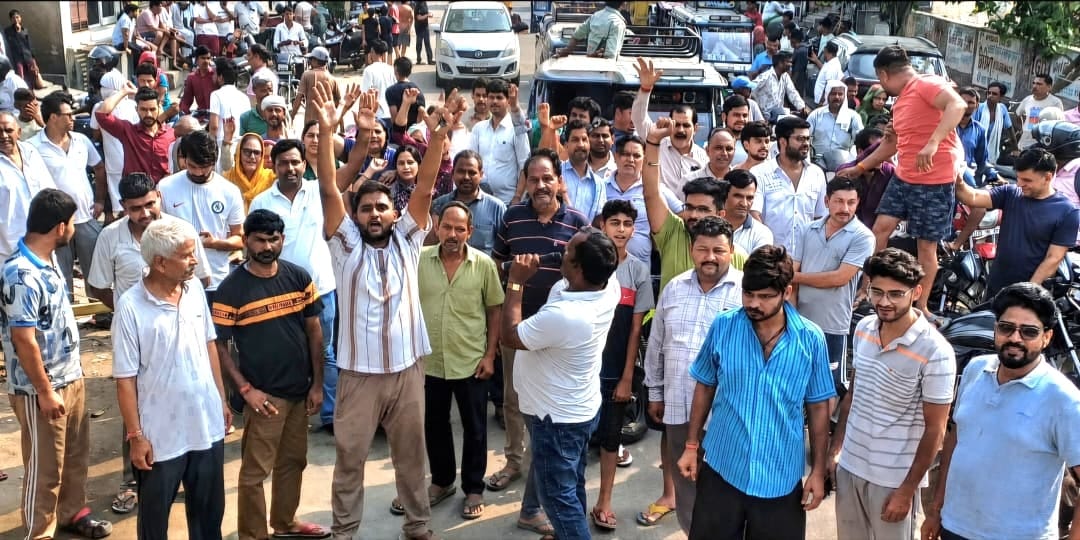 Locals chased away the employees who had arrived to repair a transformer and blocked the road by parking vehicles across it