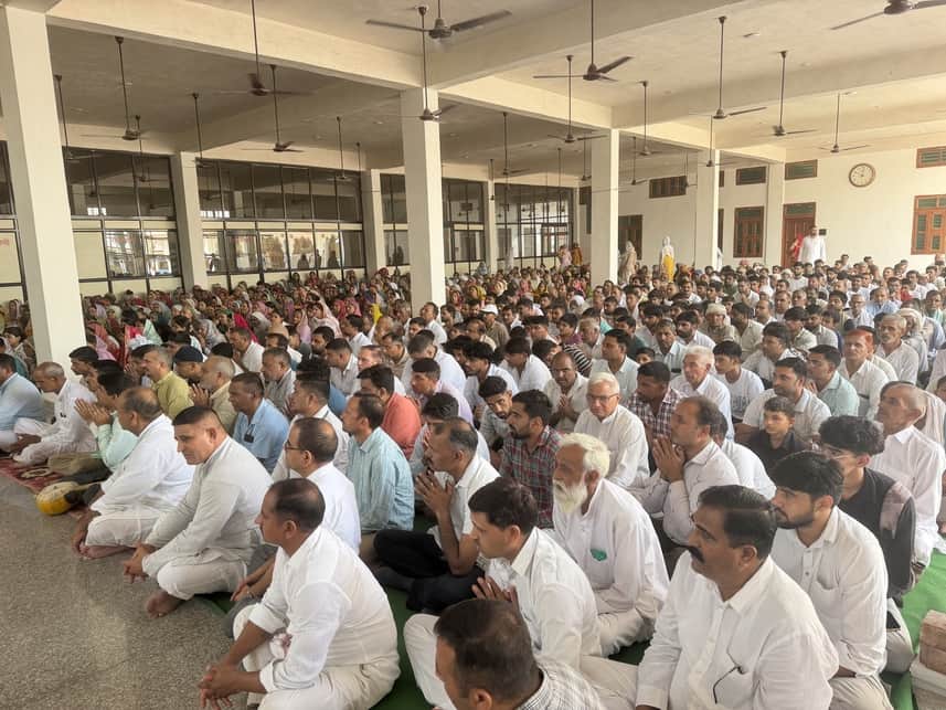 Service, spiritual gatherings, and obedience to the Guru's commands make life successful: Kanwar Saheb.