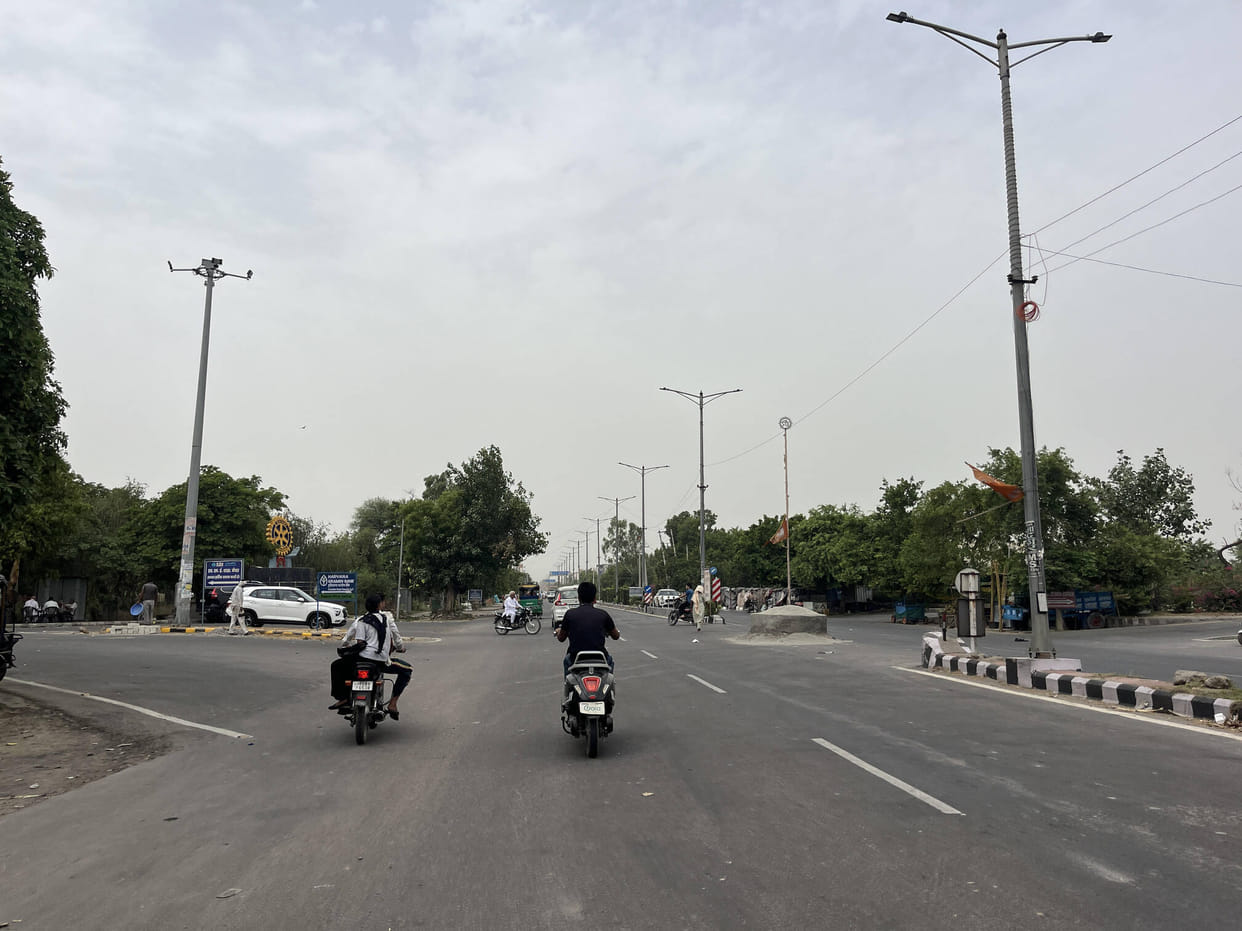 Morning breezes brought relief from the heat, but then the humidity became oppressive.