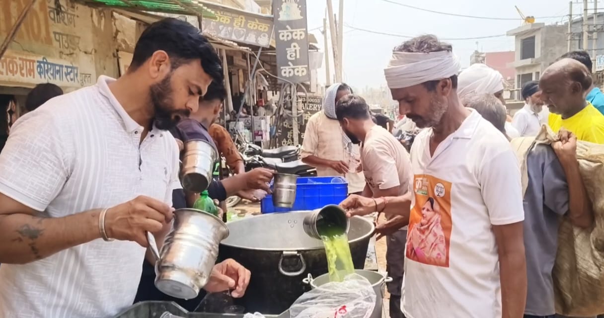 A *chabeel* (stall serving free cold drinks) was set up in Rajaund, where cold, sweet water and *jaljeera* were served.