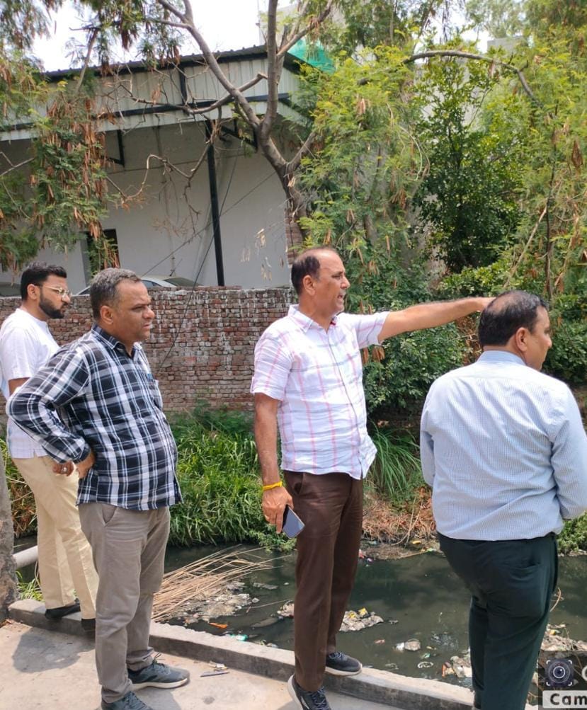 Monsoon is just around the corner... Administration finally wakes up to drain cleaning.