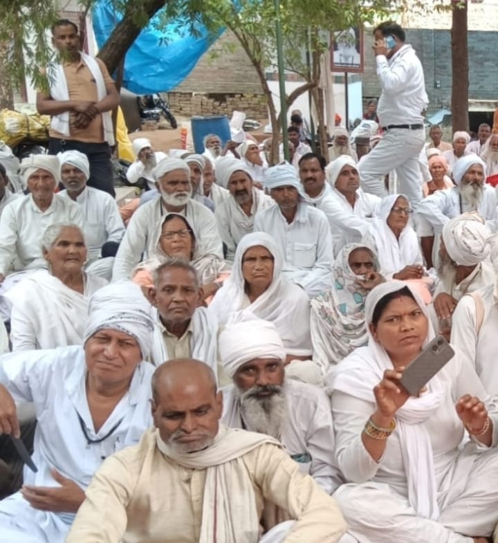 Sant Kabir Das's birth anniversary was celebrated.