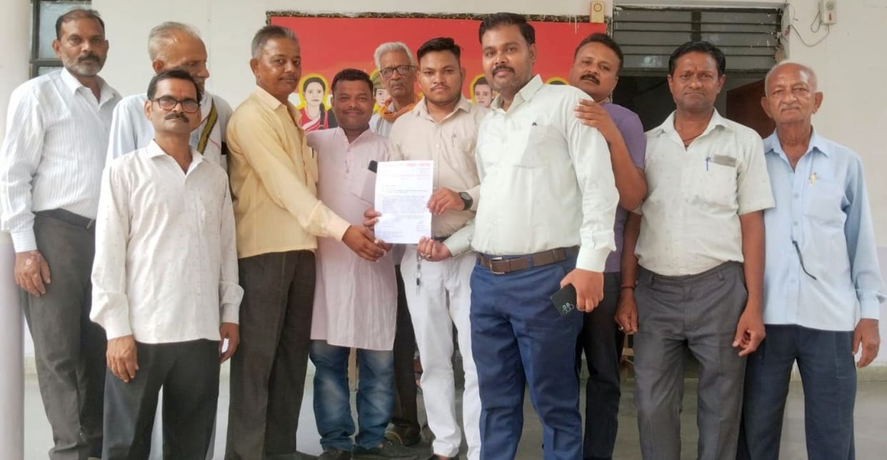 Namdev community protests against the killing of a saint
